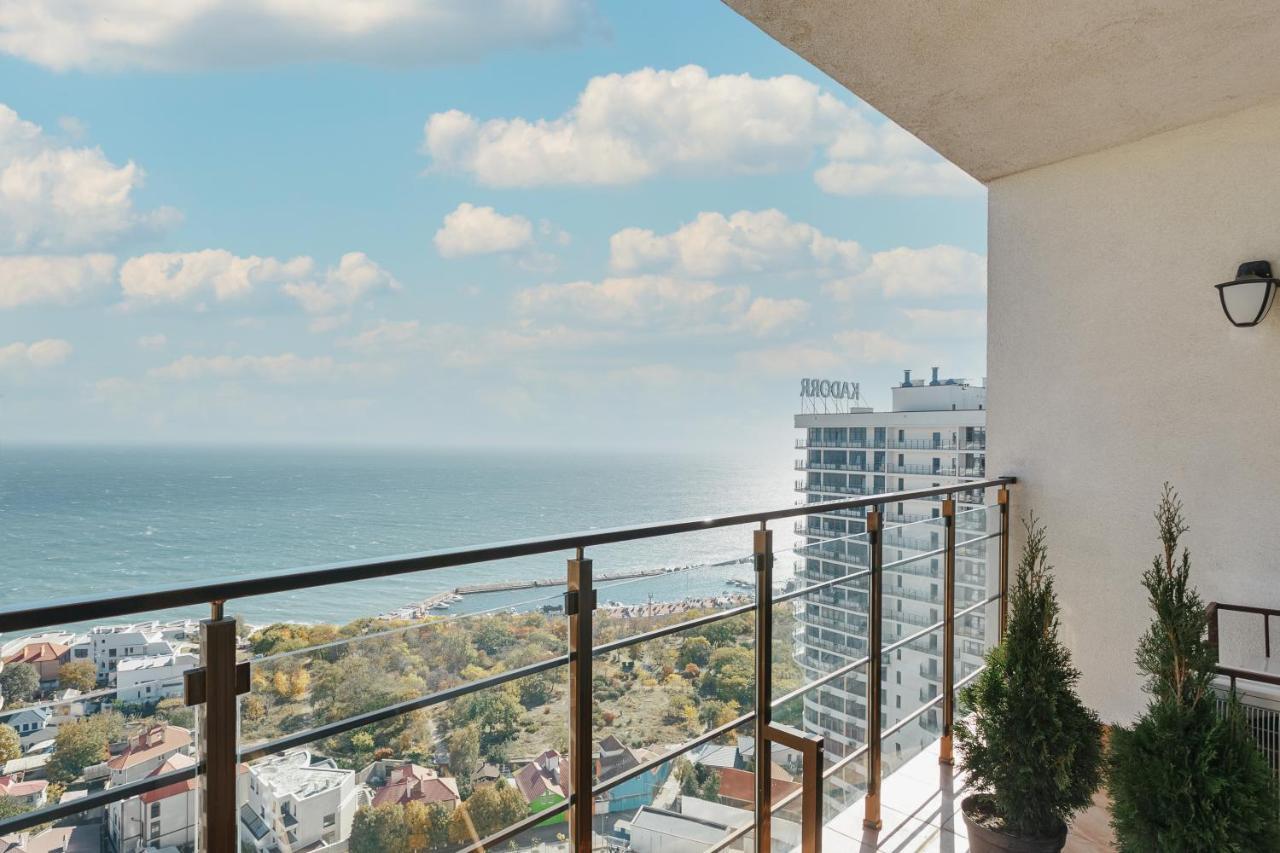 Sea & Sky Apartments Odessa Dış mekan fotoğraf