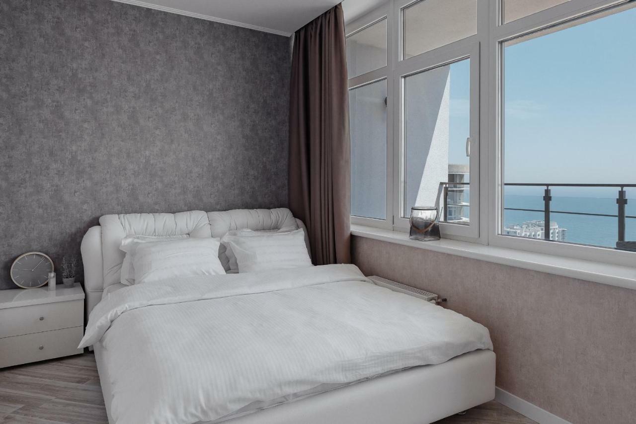 Sea & Sky Apartments Odessa Dış mekan fotoğraf